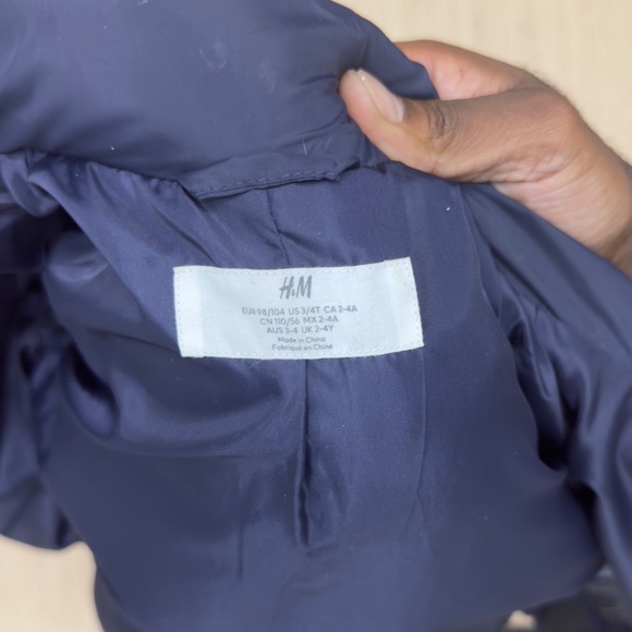 Kids H&M water repellent puffer jacket- size 3/4T - Picture 4 of 5
